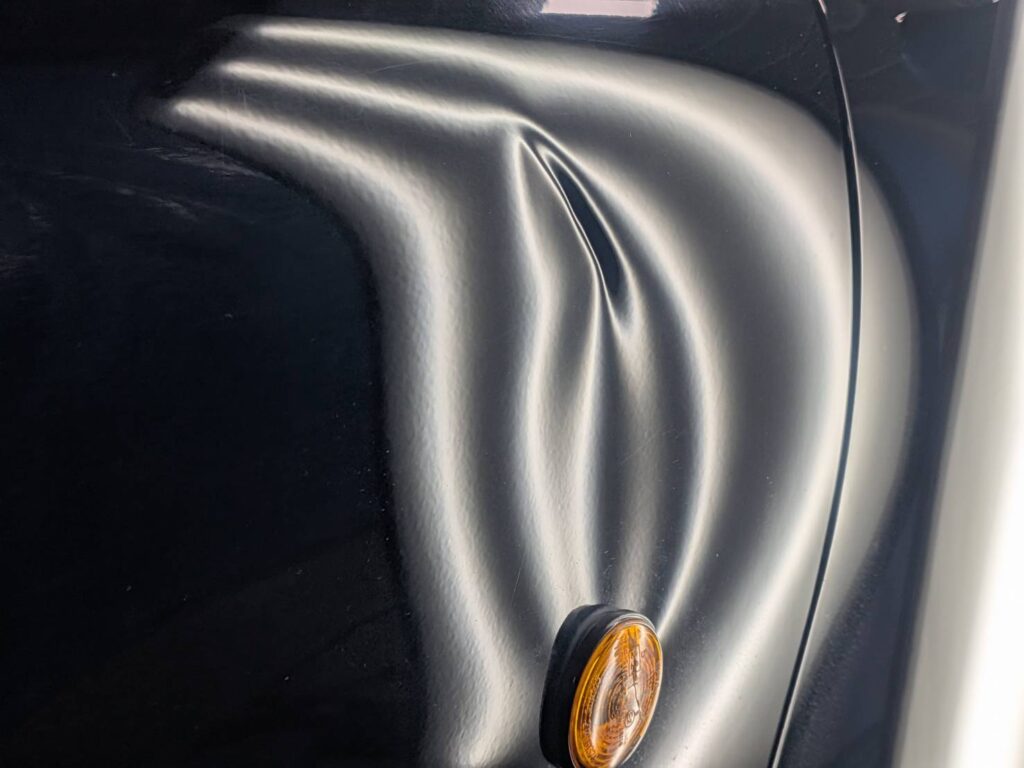 前橋市　デントリペア　修理前